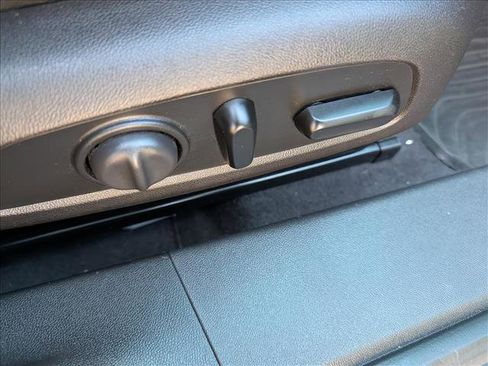 Used 2016 Chevrolet Malibu LT w/ Leather Package image 14