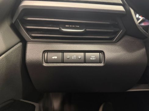 Used 2024 Nissan Altima 2.5 SR w/ SR Premium Package FWD image 16