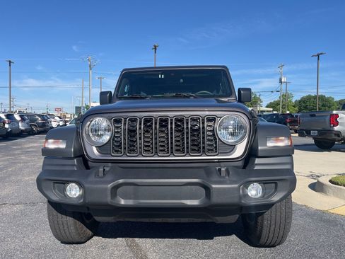 Used 2025 Jeep Wrangler Unlimited Sport AWD/4WD image 4