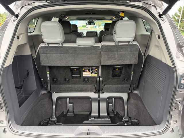 Certified 2022 Toyota Sienna XLE FWD image 17