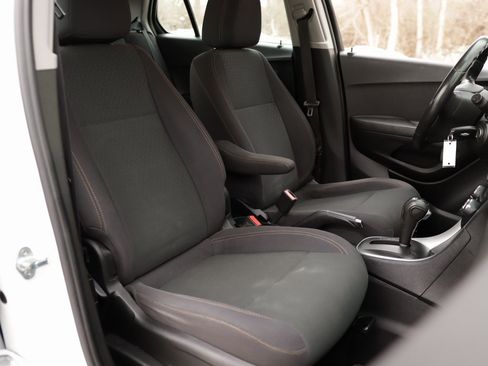 Used 2019 Chevrolet Trax LS image 25