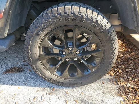 Used 2021 Jeep Gladiator Overland image 4