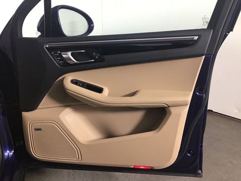 Certified 2026 Porsche Macan AWD/4WD image 20