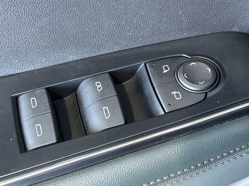 Used 2024 GMC Acadia AT4 w/ Super Cruise Package image 12