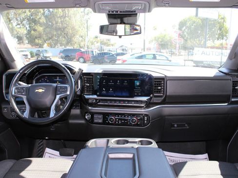 Used 2025 Chevrolet Silverado 1500 LT RWD image 26