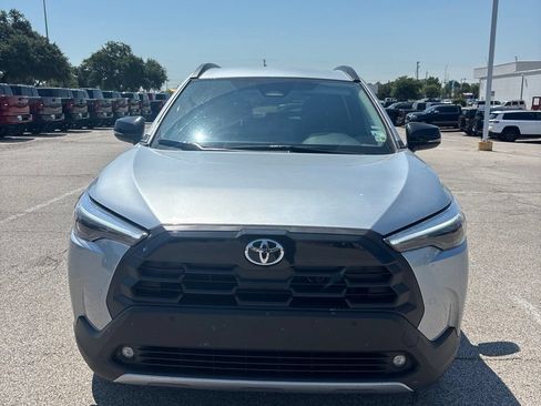 Used 2026 Toyota Corolla Cross XLE FWD image 8