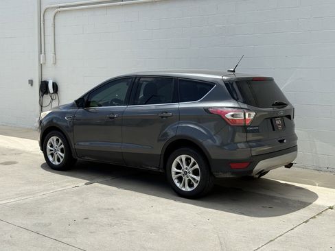 Used 2017 Ford Escape SE FWD image 6