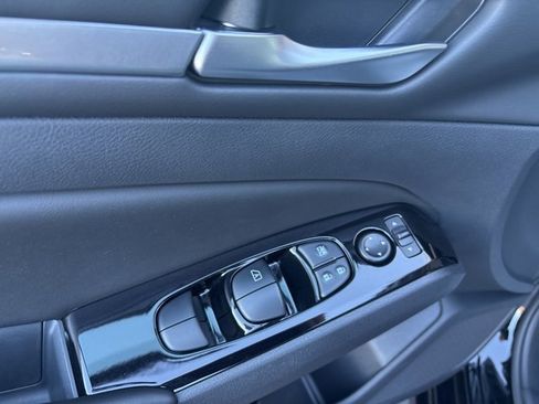 Used 2023 Nissan Altima 2.5 SV image 18