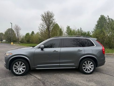 Used 2016 Volvo XC90 T6 Momentum w/ Vision Package image 2