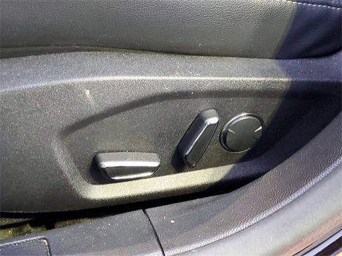 Used 2018 Ford Fusion SE w/ Fusion SE Technology Package image 12