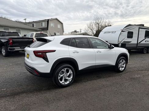 New 2026 Chevrolet Trax LS image 6