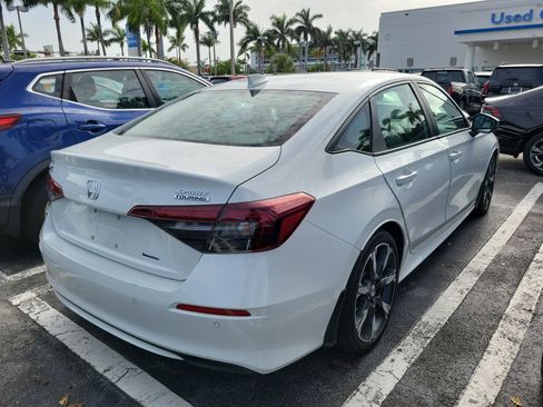 Used 2025 Honda Civic Sport Touring image 3