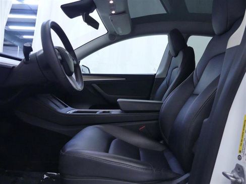 Used 2023 Tesla Model Y Long Range AWD/4WD image 20