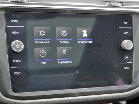 Certified 2022 Volkswagen Tiguan SEL R-Line image 31