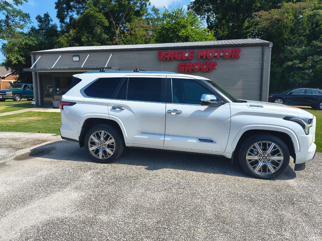 Used 2025 Toyota Sequoia Capstone AWD/4WD image 1