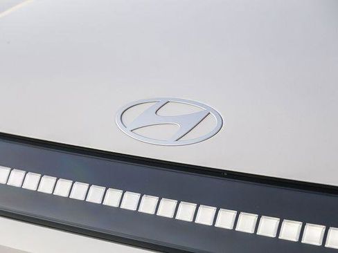 New 2026 Hyundai Ioniq 9 Calligraphy AWD/4WD image 5