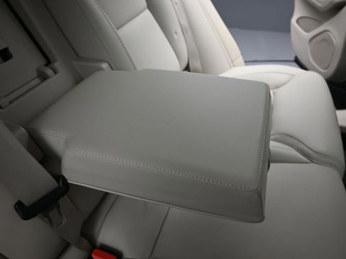 Used 2022 Volvo XC60 B5 Inscription w/ Advanced Package image 13