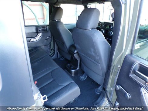 Used 2015 Jeep Wrangler Unlimited Sport image 27