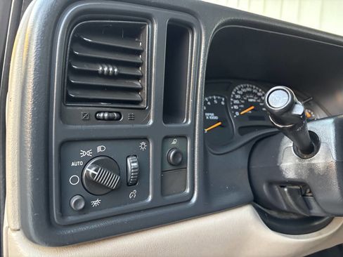 Used 2004 Chevrolet Silverado 1500 2WD Regular Cab image 16
