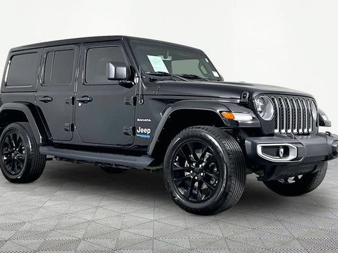 Used 2021 Jeep Wrangler Unlimited Sahara w/ Cold Weather Group AWD/4WD image 3