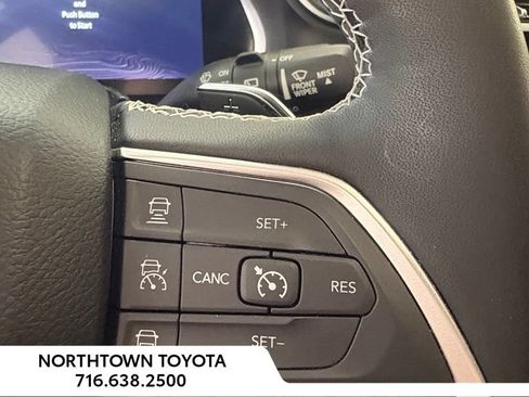 Used 2023 Jeep Grand Cherokee Altitude AWD/4WD image 3