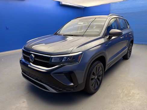 Used 2022 Volkswagen Taos S image 4