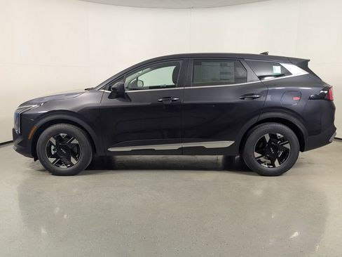 New 2026 Kia Sportage LX FWD image 4