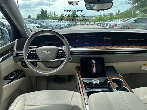 New 2026 Cadillac Escalade Platinum Sport w/ LPO, ONYX Package image 29