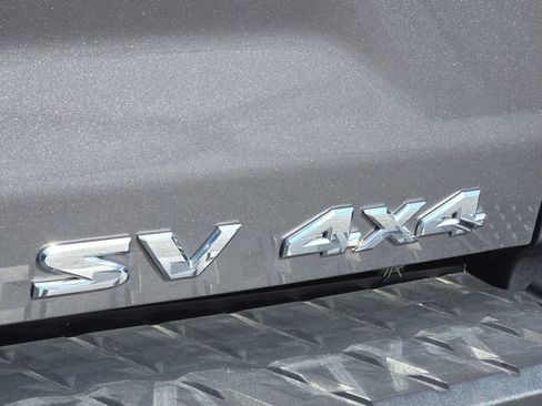 Used 2024 Nissan Titan SV w/ SV Convenience Package image 13