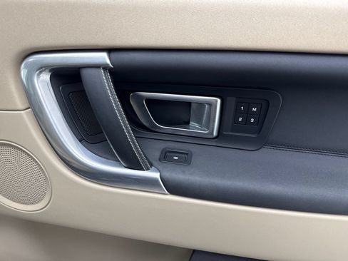 Used 2019 Land Rover Discovery Sport AWD/4WD image 44