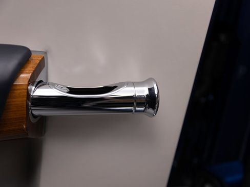 Used 2010 Rolls-Royce Phantom Drophead Coupe image 54