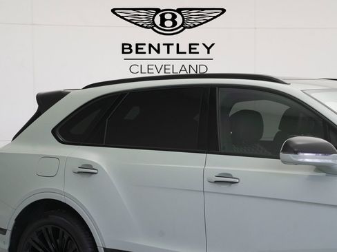 Used 2023 Bentley Bentayga Speed image 3
