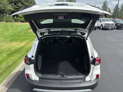 New 2025 Ford Escape SE image 32