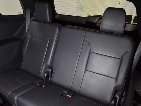 Used 2023 Chevrolet Traverse Premier w/ Redline Edition image 28