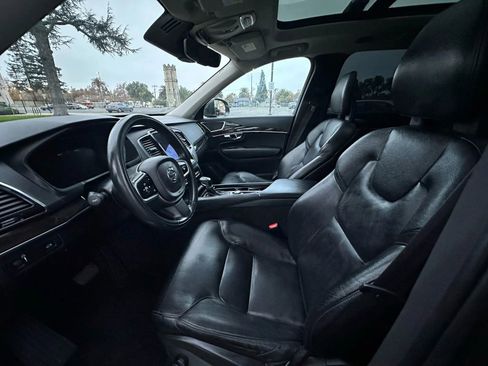 Used 2018 Volvo XC90 T6 Momentum w/ Convenience Package image 6