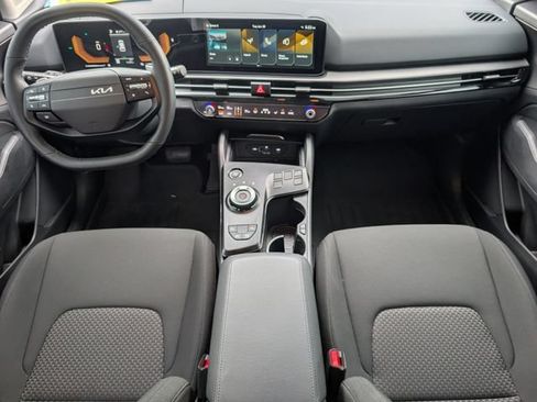 Used 2026 Kia Sportage LX FWD image 5