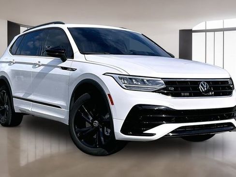 Used 2024 Volkswagen Tiguan SE R-Line image 3
