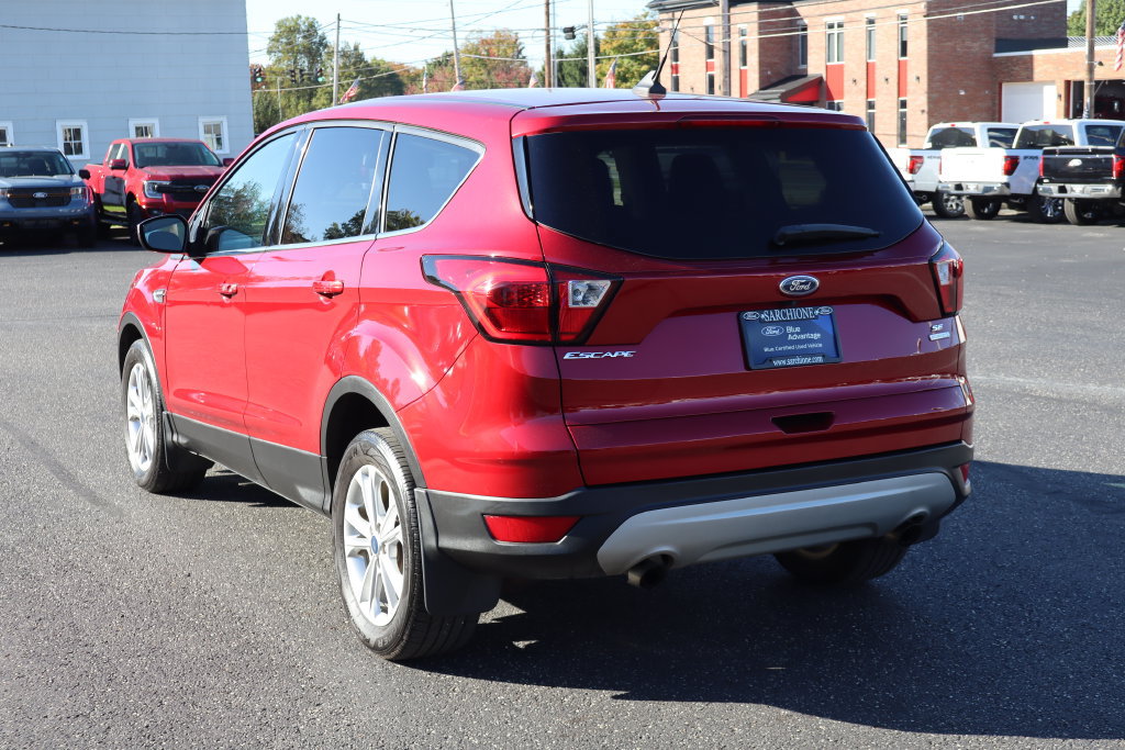 Used 2019 Ford Escape SE FWD image 18