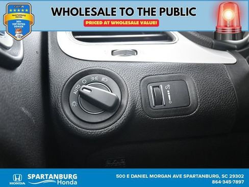 Used 2019 Dodge Journey SE image 15