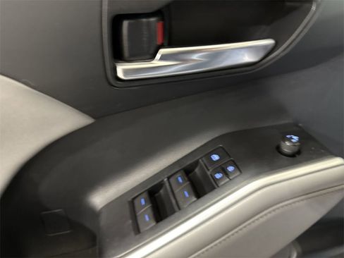 Used 2021 Toyota Highlander XLE image 21