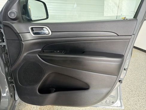 Used 2021 Jeep Grand Cherokee Laredo X image 27