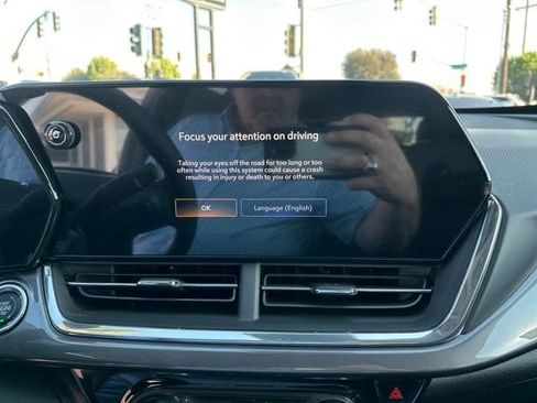 New 2026 Chevrolet Trax ACTIV w/ Sunroof Package FWD image 17