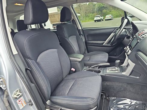 Used 2016 Subaru Forester 2.5i Premium image 10