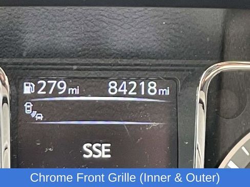 Used 2018 Nissan Titan SL w/ Chrome Package image 11