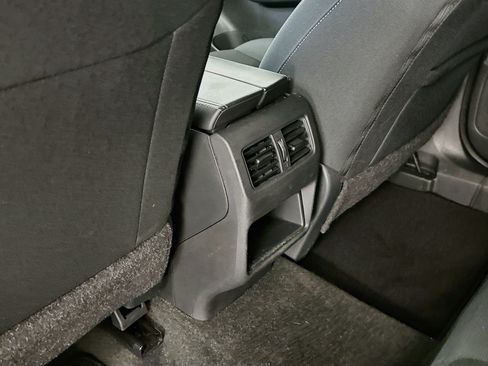 Used 2023 Nissan Rogue S AWD/4WD image 27