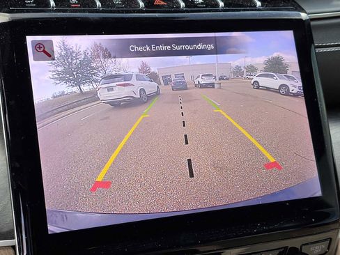 Used 2024 Jeep Grand Cherokee Limited image 12