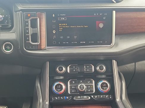 Used 2023 GMC Yukon XL Denali Ultimate AWD/4WD image 26