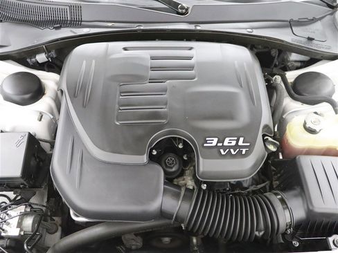 Used 2022 Chrysler 300 Touring image 36