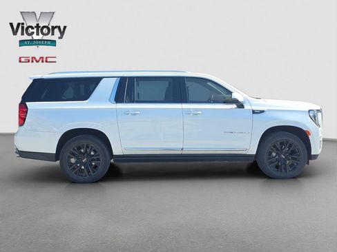 Used 2023 GMC Yukon XL Denali AWD/4WD image 19