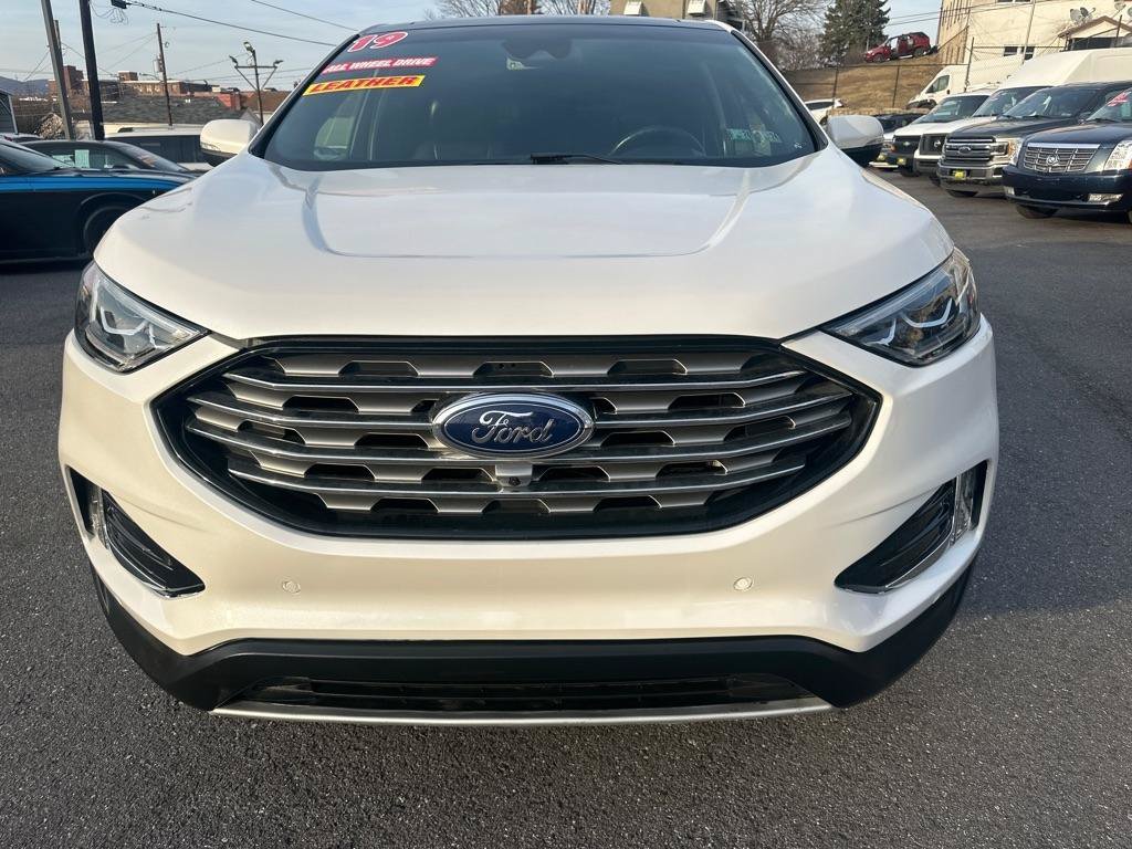 Used 2019 Ford Edge Titanium w/ Equipment Group 301A AWD/4WD image 3